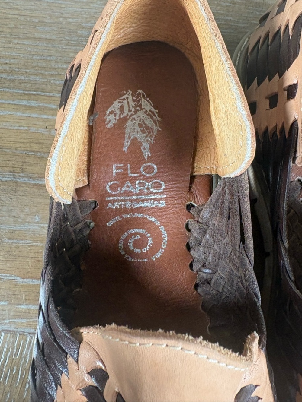 Flo Garo Two-Tone Brown Woven Leather Women’s Moccasins size
7.5 - Picture 9 of 12